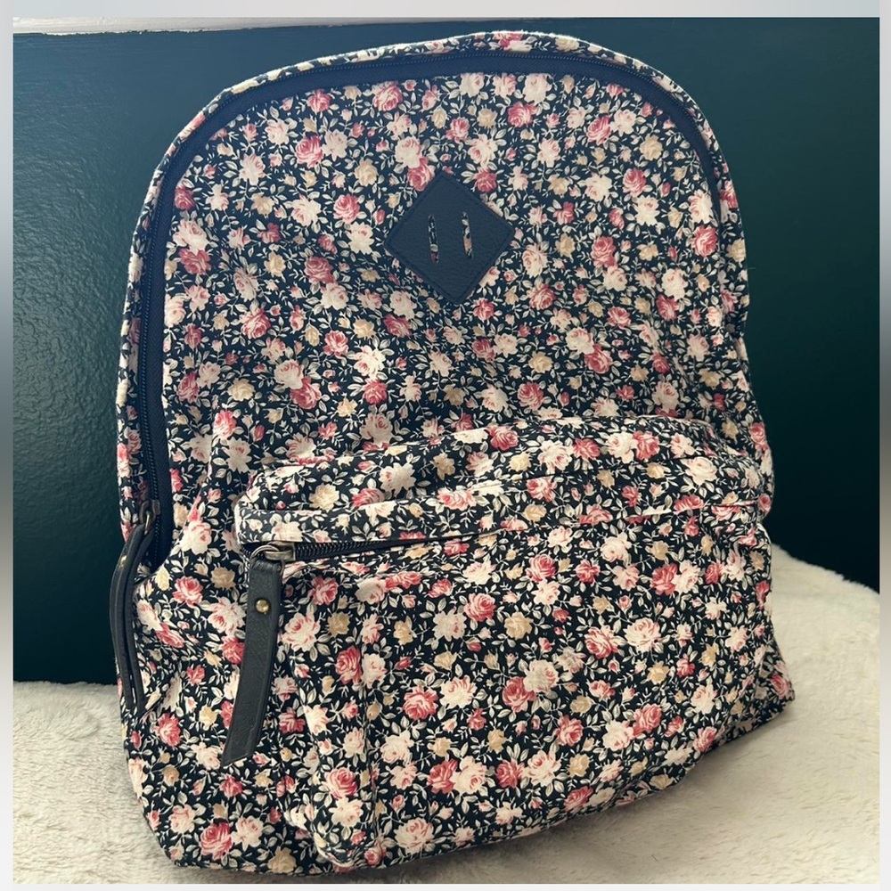 Herschel floral print backpack bag great condition with no flaws